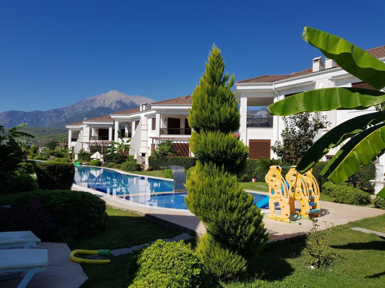 Cristal Villalar Kemer Buitenkant foto
