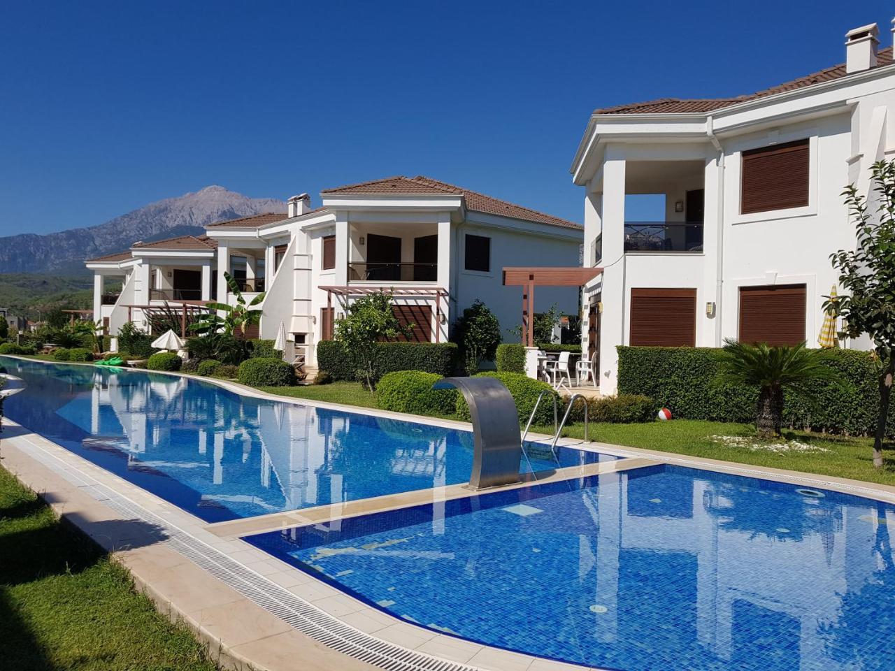 Cristal Villalar Kemer Buitenkant foto